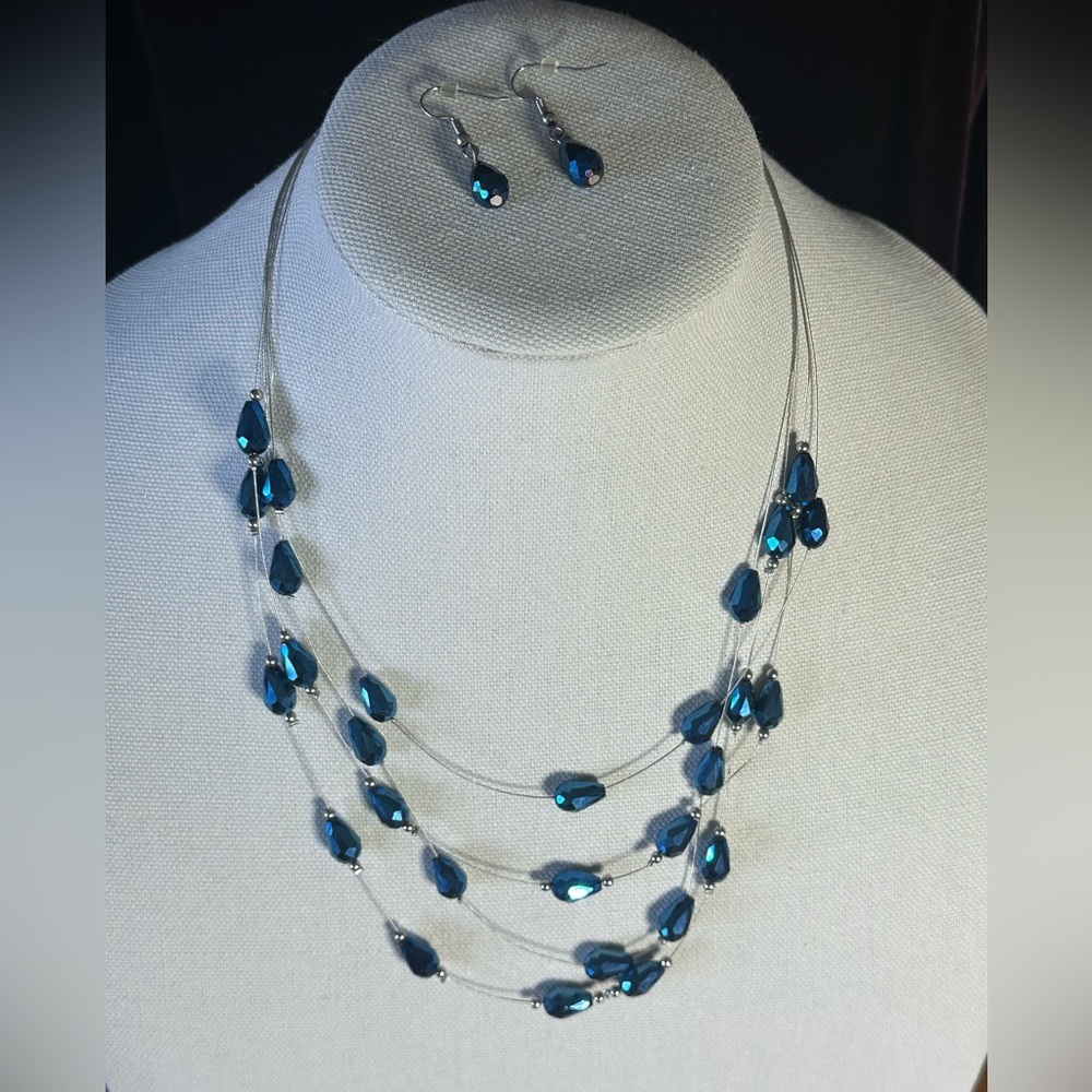 Necklace and earrings set